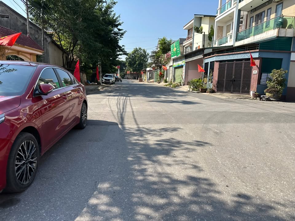 Đất vàng Vĩnh Yên - 100m2 mặt tiền 5m, đường 13.5m, giá 2 tỷ