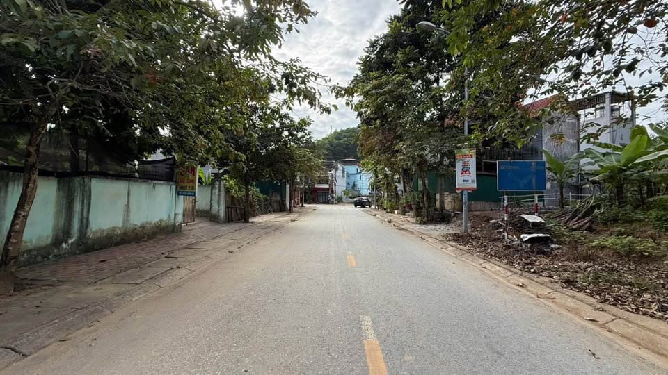 Bán đất 100m2 mặt tiền 5m, hướng Nam, vị trí kinh doanh thuận lợi tại Bảo Lương, Yên Bái