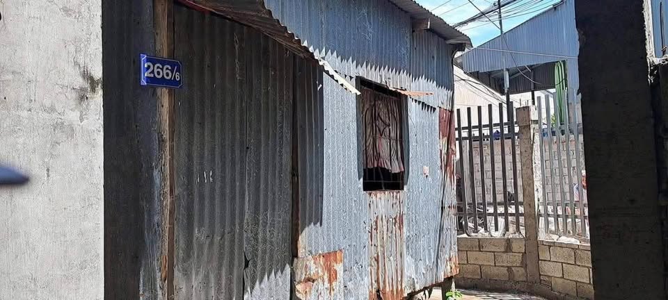 Bán nhà đất kèm nhà xinh tại hẻm Nguyễn Tri Phương, Châu Đốc, gần cây xăng Đắc Lợi