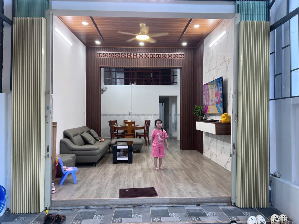 Bán nhà cấp 4 Phước Đồng, 135.9m², giá 2 tỷ, đường 10m, gần khu du lịch Diamond Bay