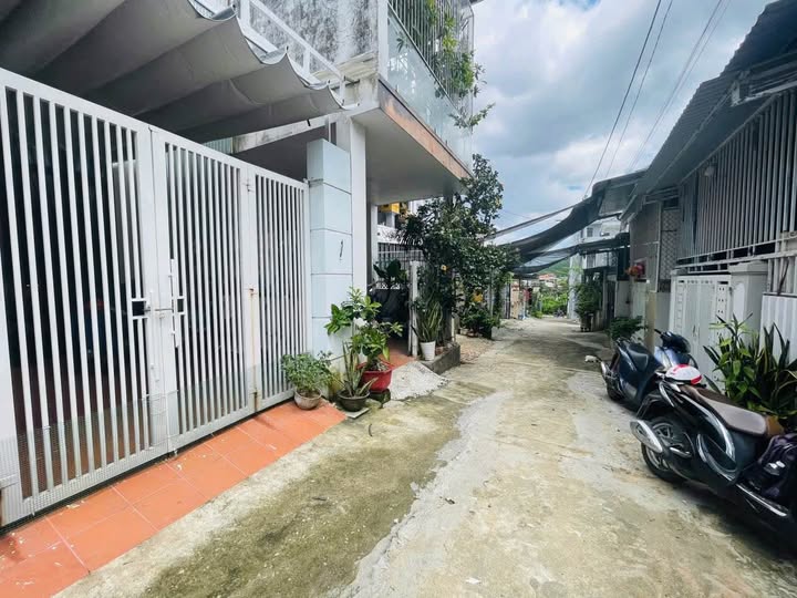 Bán nhà 3 phòng ngủ, diện tích 75m2, kiệt 3.5m, gần chợ An Tây, chỉ 1.78 tỷ