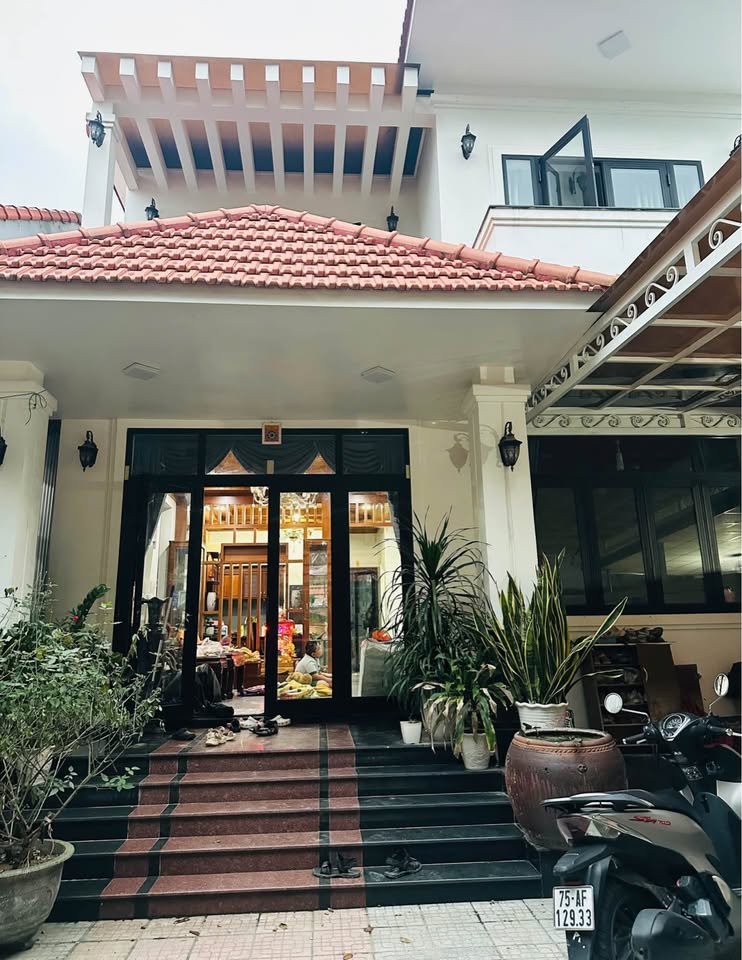 Biệt thự Huế, 4 phòng ngủ, gara ô tô, nội thất cao cấp, giá chỉ hơn 4 tỷ