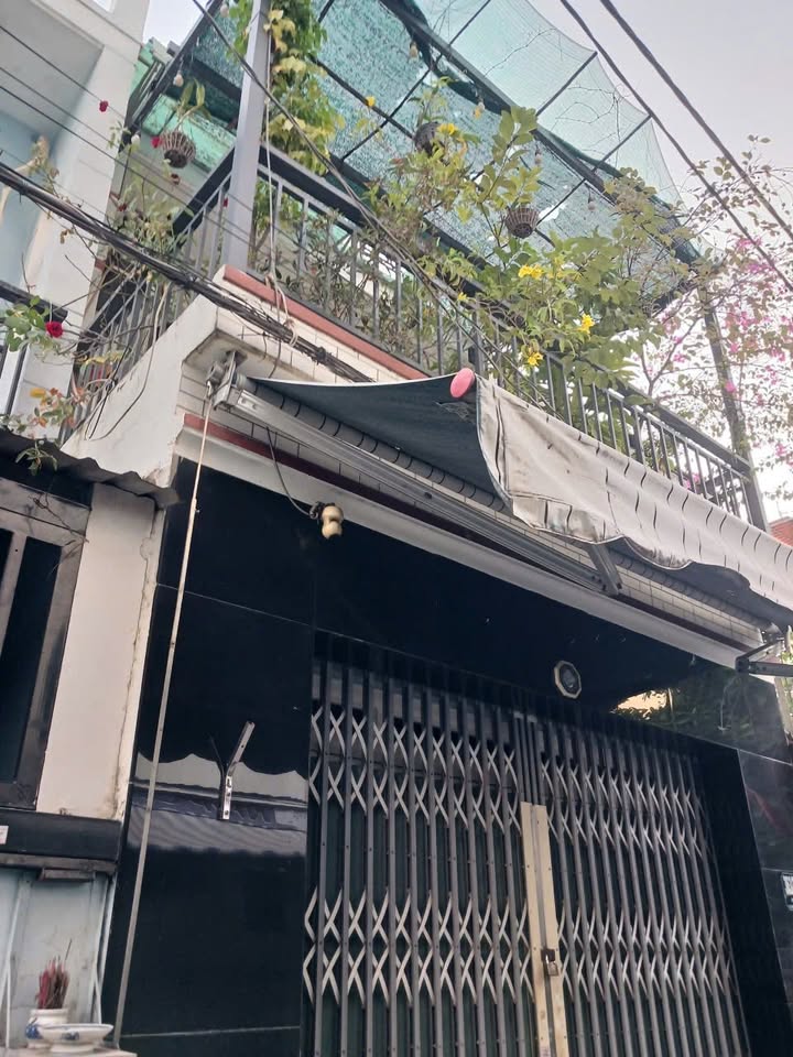 Nhà hẻm xe hơi 4x13m Bình Trị Đông, 2 phòng ngủ, 2wc - Giá 5.05 tỷ