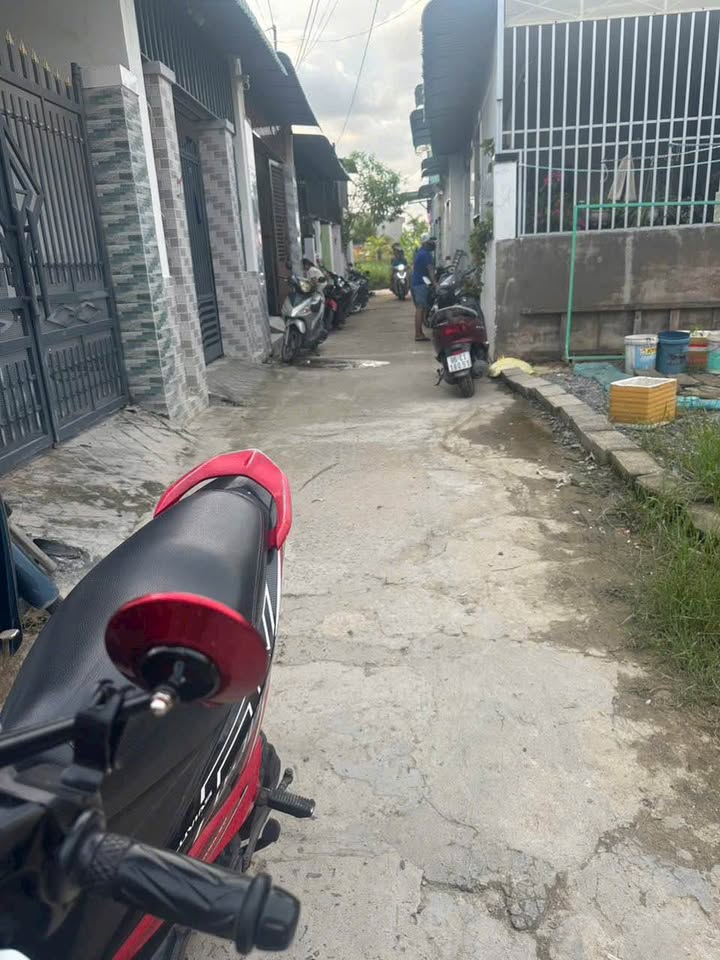 Cần bán lô đất vuông vức, diện tích 80m2 tại hẻm 277 Hải Thượng Lãn Ông, Phan Thiết, hẻm ô tô, khu dân trí cao