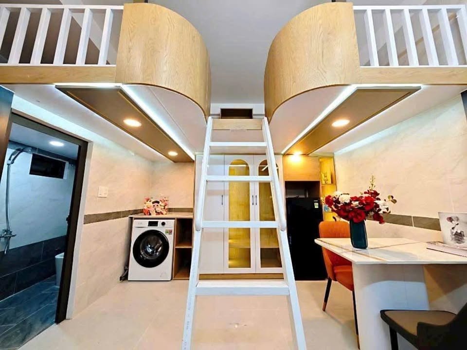 Bán nhà 4 tầng có thang máy, 20 phòng, nở hậu 10m, ngay Đại học Công nghiệp 4 - 18.x tỷ, dòng tiền 1.5 tỷ/năm