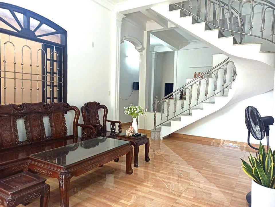 Bán nhà 112m2 trung tâm thành phố Huế, 3 phòng ngủ, giá 2.7 tỷ