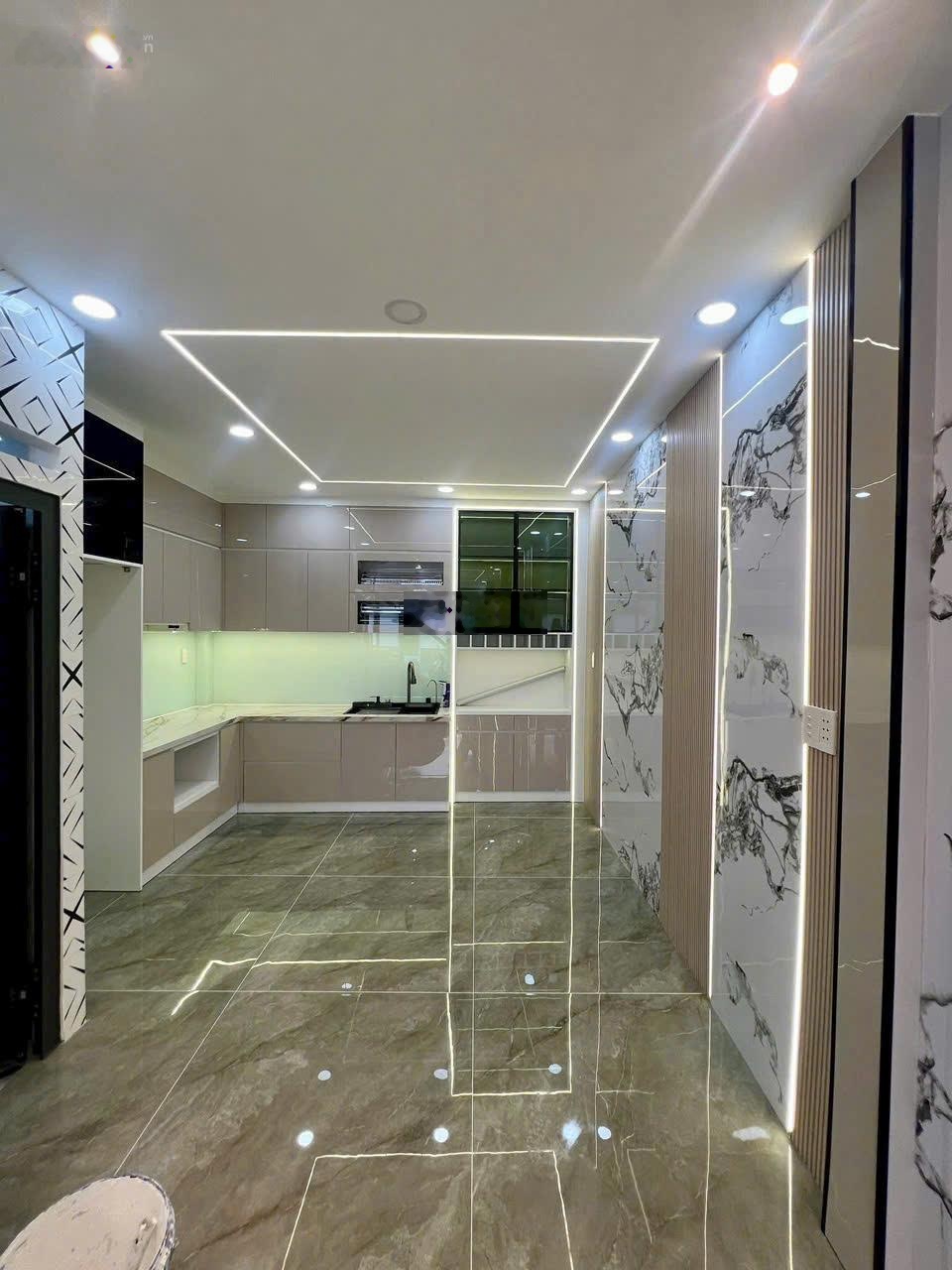 Nhà 34m2 hẻm 5m Hòa Bình, Q11 gần Đầm Sen xây 1 trệt 1 lầu, 2PN - giá 1,6 tỷ. Bao sang tên, sổ sẵn