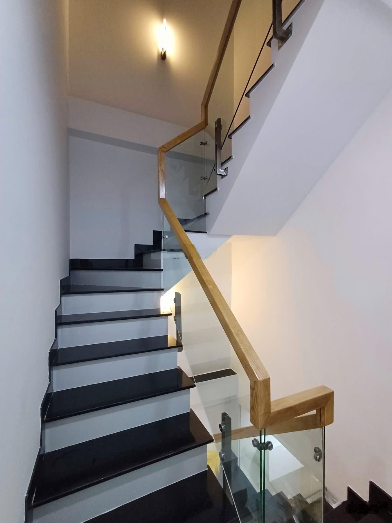 Chỉ 2tỷ250 sở hữu nhà HXH Nguyễn Văn Đậu, P6, Bình Thạnh, DT 46,7m2, nhà đang cho thuê 10,5tr/tháng