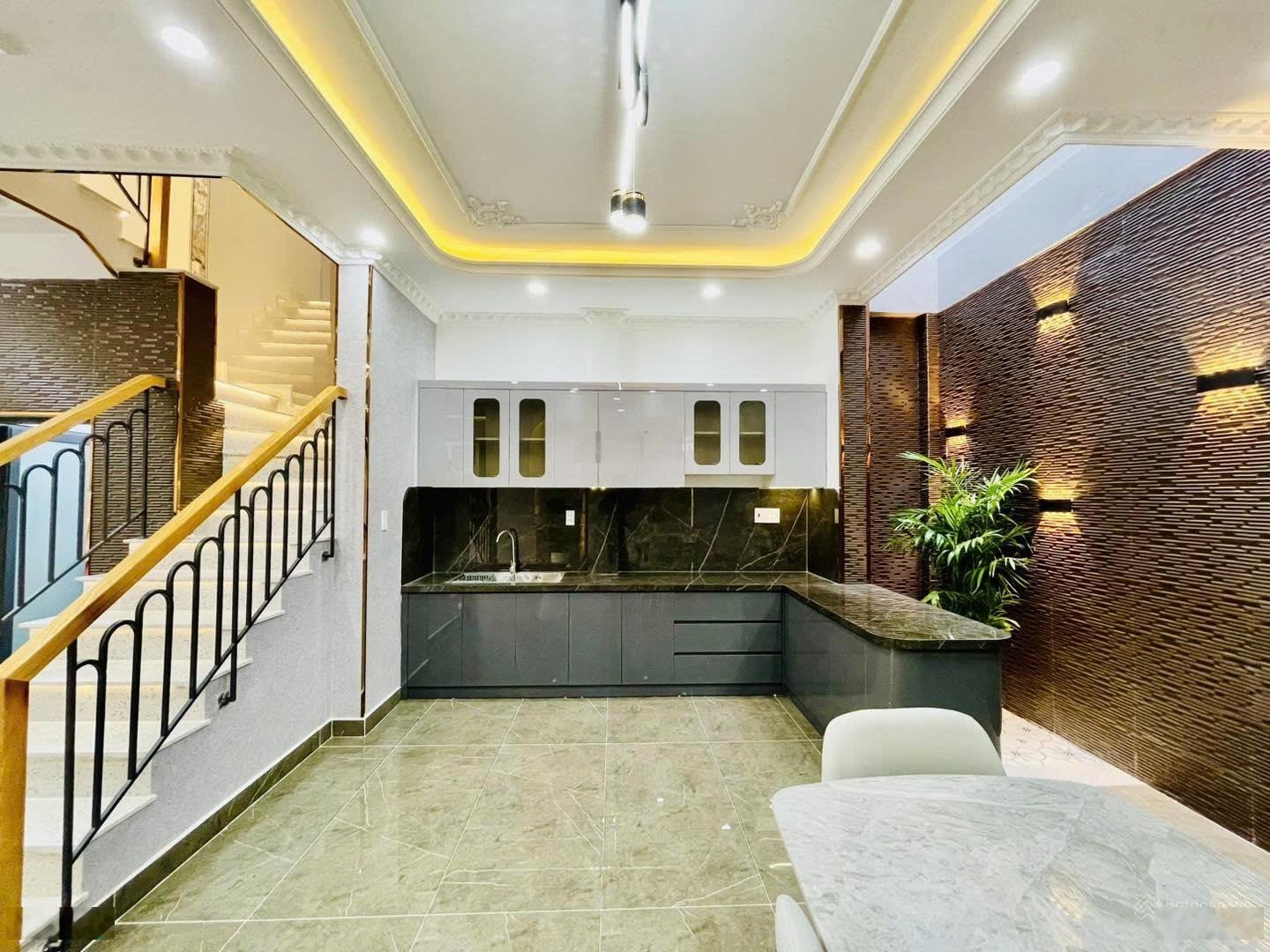 Bán nhà hẻm ô tô vũ huy tấn- p7 bình thạnh, giá chỉ 2,79 tỷ cho thuê 22tr/tháng