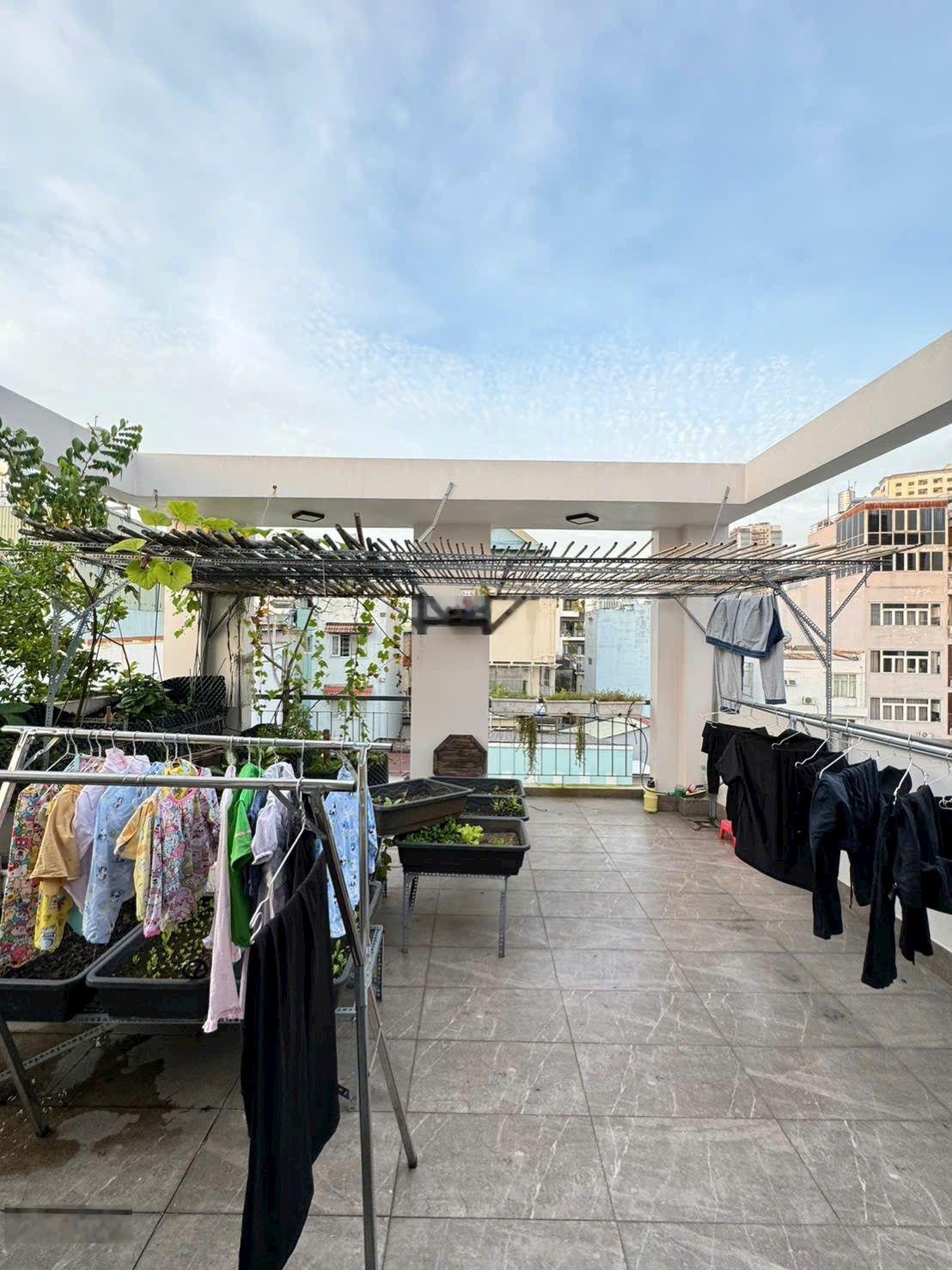 Nhà đẹp 4 tầng 4 tỷ 980 1t 3l 4pn 3wc xô viết nghệ tĩnh, p21 bình thạnh (khu hàng xanh)