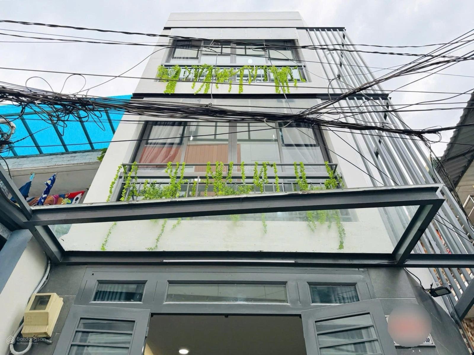 Cô Cúc bán gấp nhà khu vực đ.Trần Bình Trọng P11 Q. Phú Nhuận giá chỉ 2 tỷ 950tr/60m2. hẻm 5m