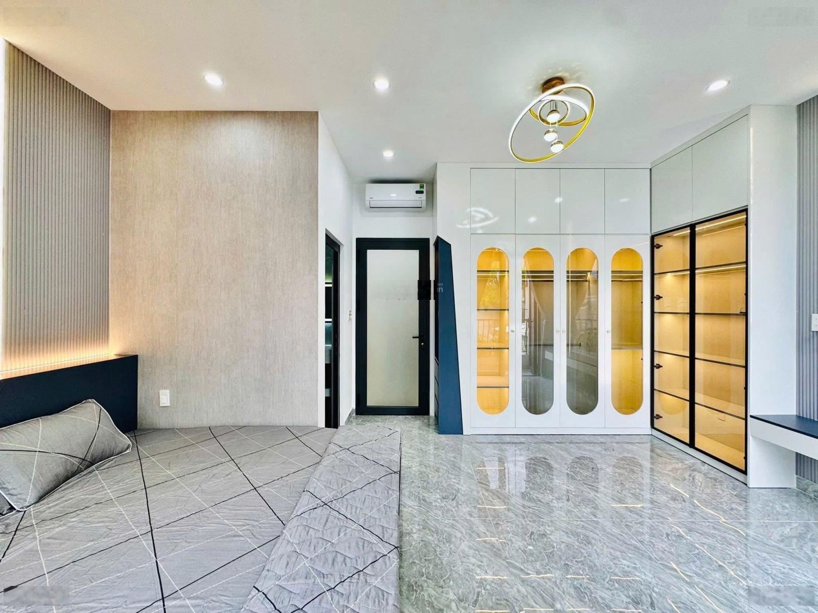 Chính chủ xoay vốn bán gấp nhà 3,5 TỶ - Hoàng Hoa Thám - P7 - Bình Thạnh, HXH có sổ sẵn 68m2