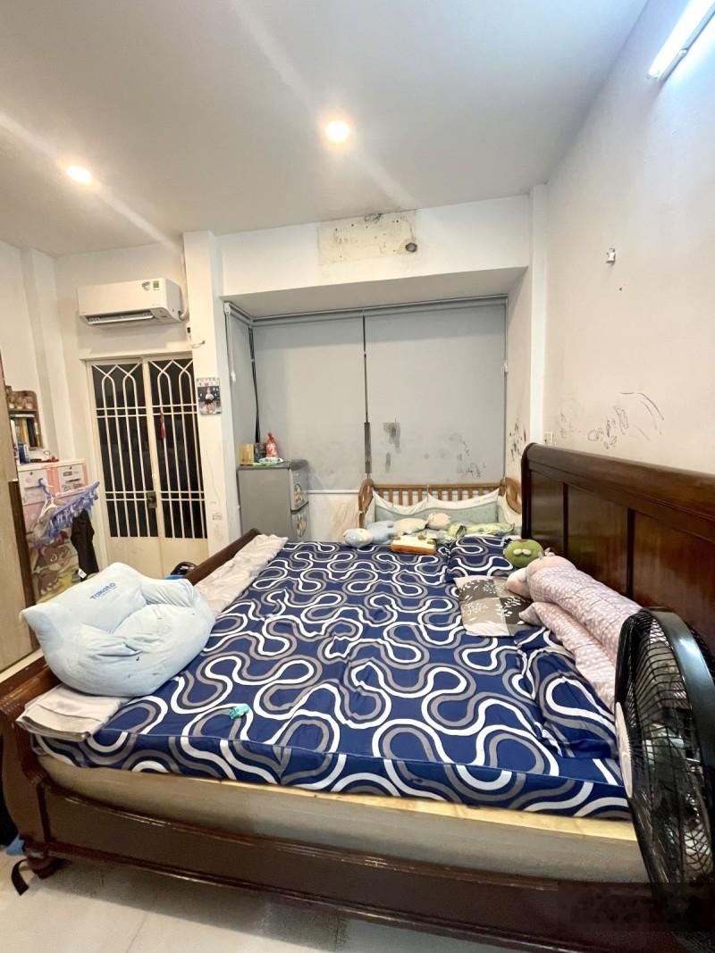 Trung tâm bình thạnh, nhà 2 tầng đẹp như mới, ở ngay, giá rẻ chỉ 3.3 tỷ