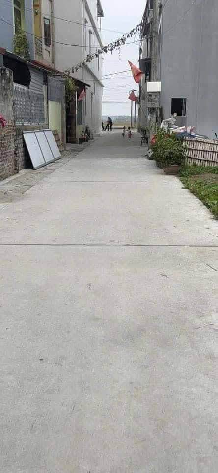 Góc 2 mặt tiền vàng ở Quế Võ, đất rộng, đường xe hơi, giá thương lượng