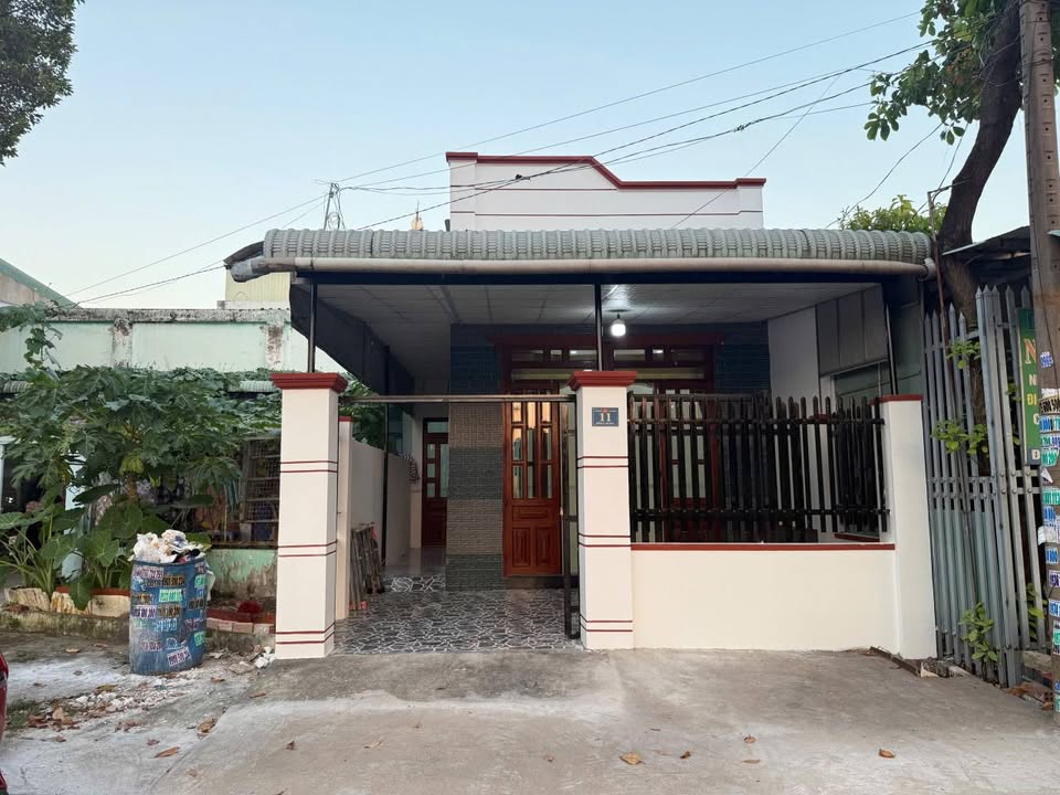 Nhà Mỹ Phước 2, trung tâm, 100m2, sổ riêng