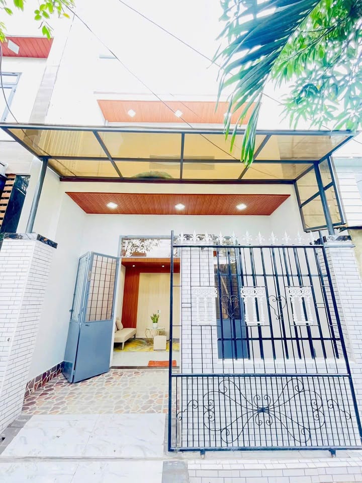 Nhà gác lửng Hòa An - kiệt rộng, thiết kế đỉnh chóp, sát bến xe trung tâm