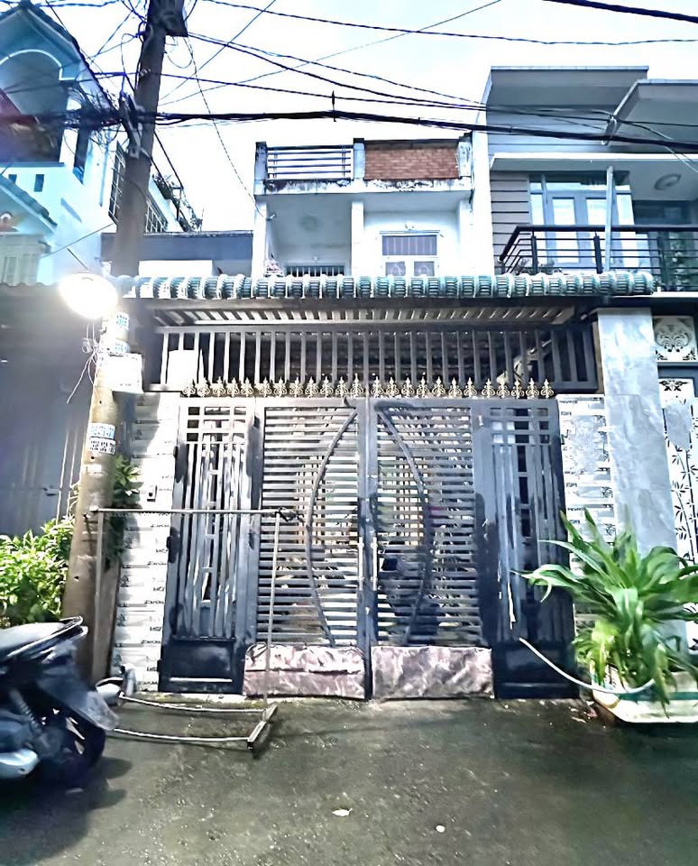 Nhà 2 tầng, 3 phòng ngủ hẻm xe tải, gần Huỳnh Thị Hai, Quận 12, giá hơn 4,9 tỷ