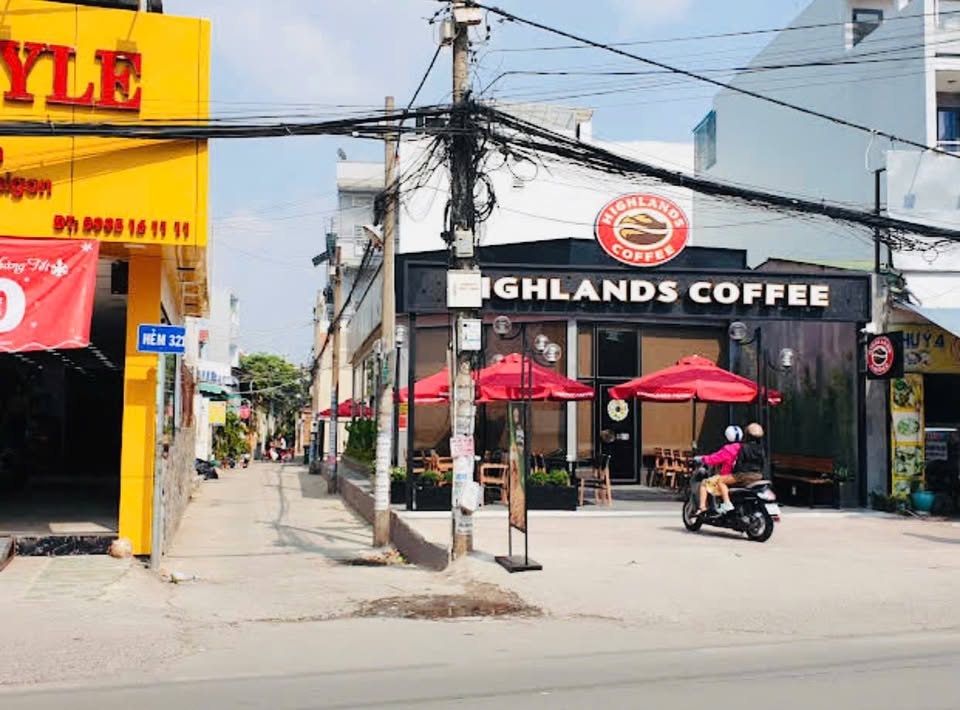 Nhà góc 2 mặt tiền Đỗ Xuân Hợp, Thủ Đức 290m², hợp đồng thuê 105 triệu/tháng