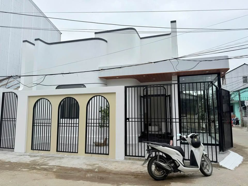 Bán nhà lô góc 2 mặt tiền Nguyễn Phúc Lan, Huế, giá 3,2 tỷ