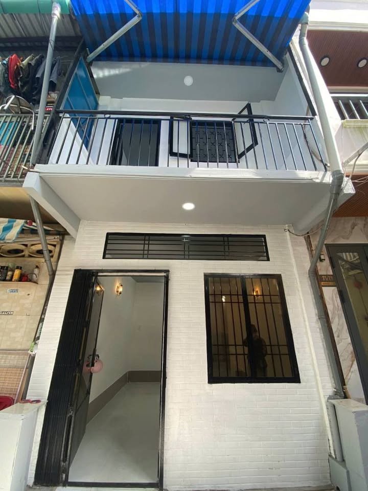 Bán nhà 3 tầng hẻm 3m đường Trần Phú, Quận 5, giá 5.27 tỷ