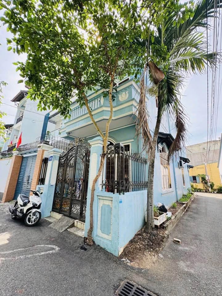 Nhà góc Vũng Tàu 3 mặt tiền, hẻm ô tô rộng, đón gió Đông Bắc