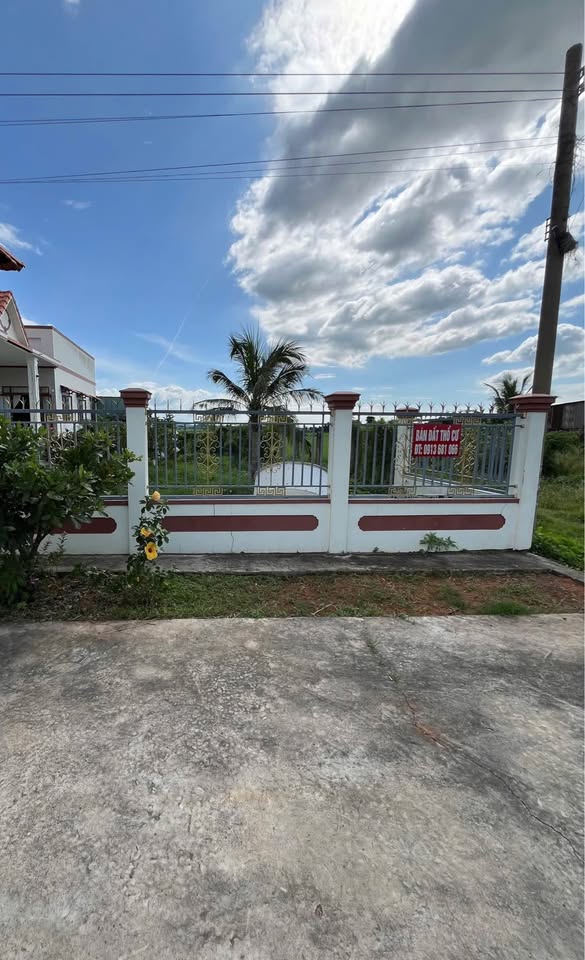 Đất xịn kề chợ, mặt tiền lộ 20mx10m, giá 1,8 tỷ chốt nhanh