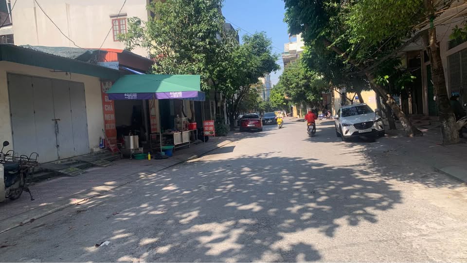 Bán đất tặng nhà 3 tầng, ngõ 5m ô tô đỗ cửa, gần Đốc Nhưỡng, thành phố Thái Bình