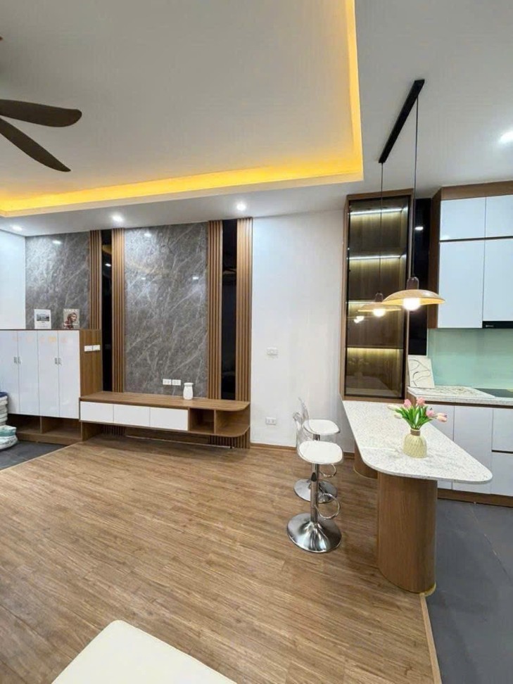 Bán nhà 4 tầng đẹp, full nội thất, ngõ rộng thoáng, gần phố Xuân Đỉnh