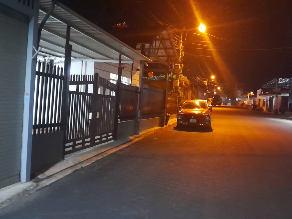 Đất vàng mặt tiền Đỗ Nhuận, 3 sổ đỏ trao tay, tặng nhà gỗ đẹp, giá chỉ 14,1 tỷ