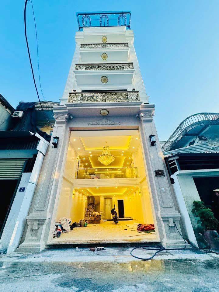 Nhà Nguyễn Khánh Toàn, nội thất châu Âu, kinh doanh đỉnh, đường ô tô tránh, sổ hoa hậu