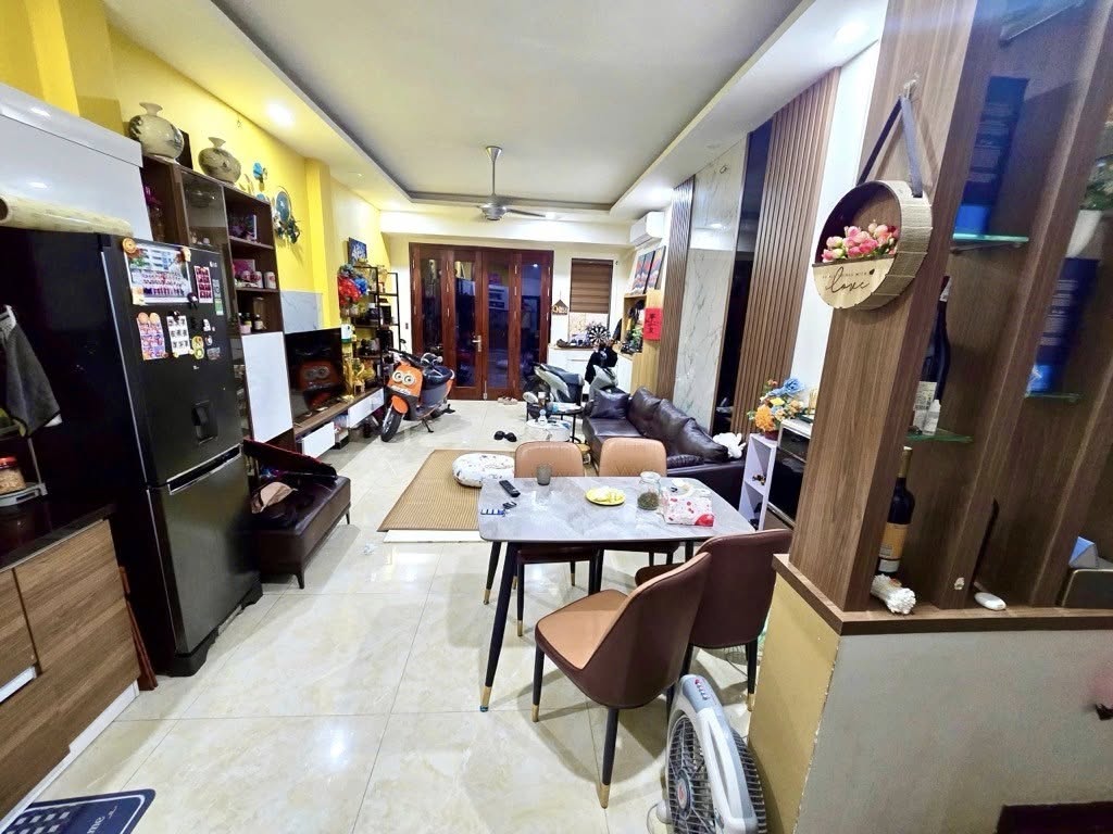 Nhà 5 tầng ngõ 79 Cầu Giấy, kinh doanh đỉnh, ngõ thông, giá chỉ 13 tỷ