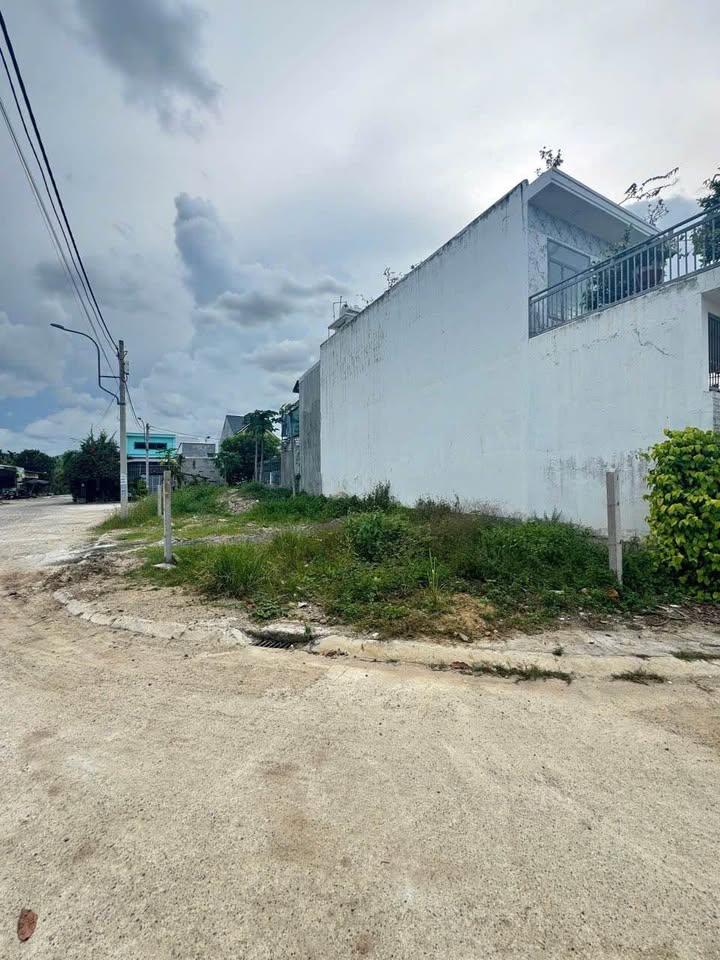 Bán lô góc tại khu tái định cư Bầu Gáo, thị trấn Diên Khánh, cách sông 100m, đường bê tông rộng 9m