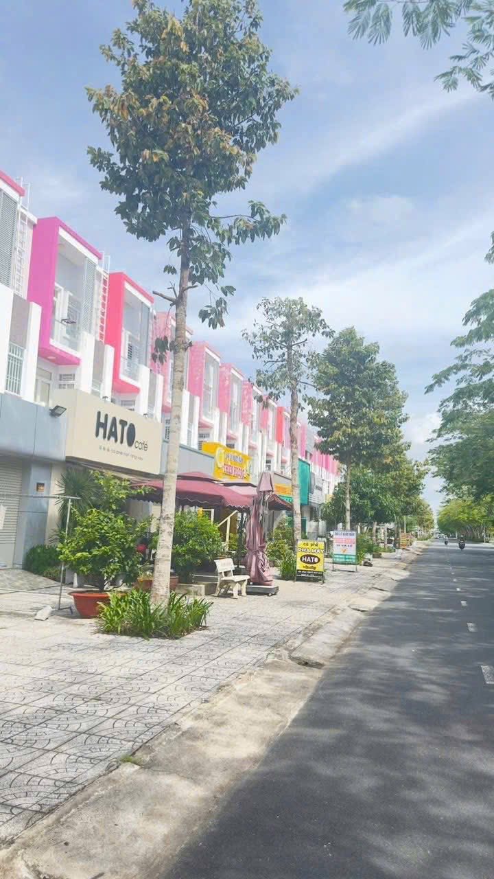 Bán cặp nhà thô mặt tiền đường 3 Tháng 2, vị trí đắc địa, giá chỉ 10 tỷ