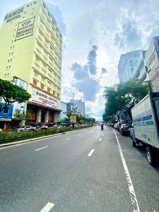 Mặt tiền Nguyễn Văn Linh siêu hiếm, nhà 4.5 tầng, nở hậu, kinh doanh siêu lợi nhuận