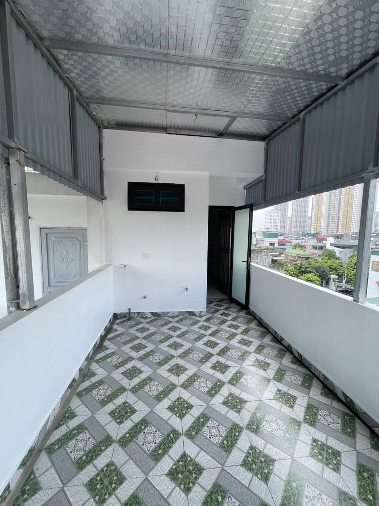 Nhà đẹp tặng nội thất, kinh doanh, ngõ thông, thang máy, sát phố lớn Kiến Hưng, Hà Đông