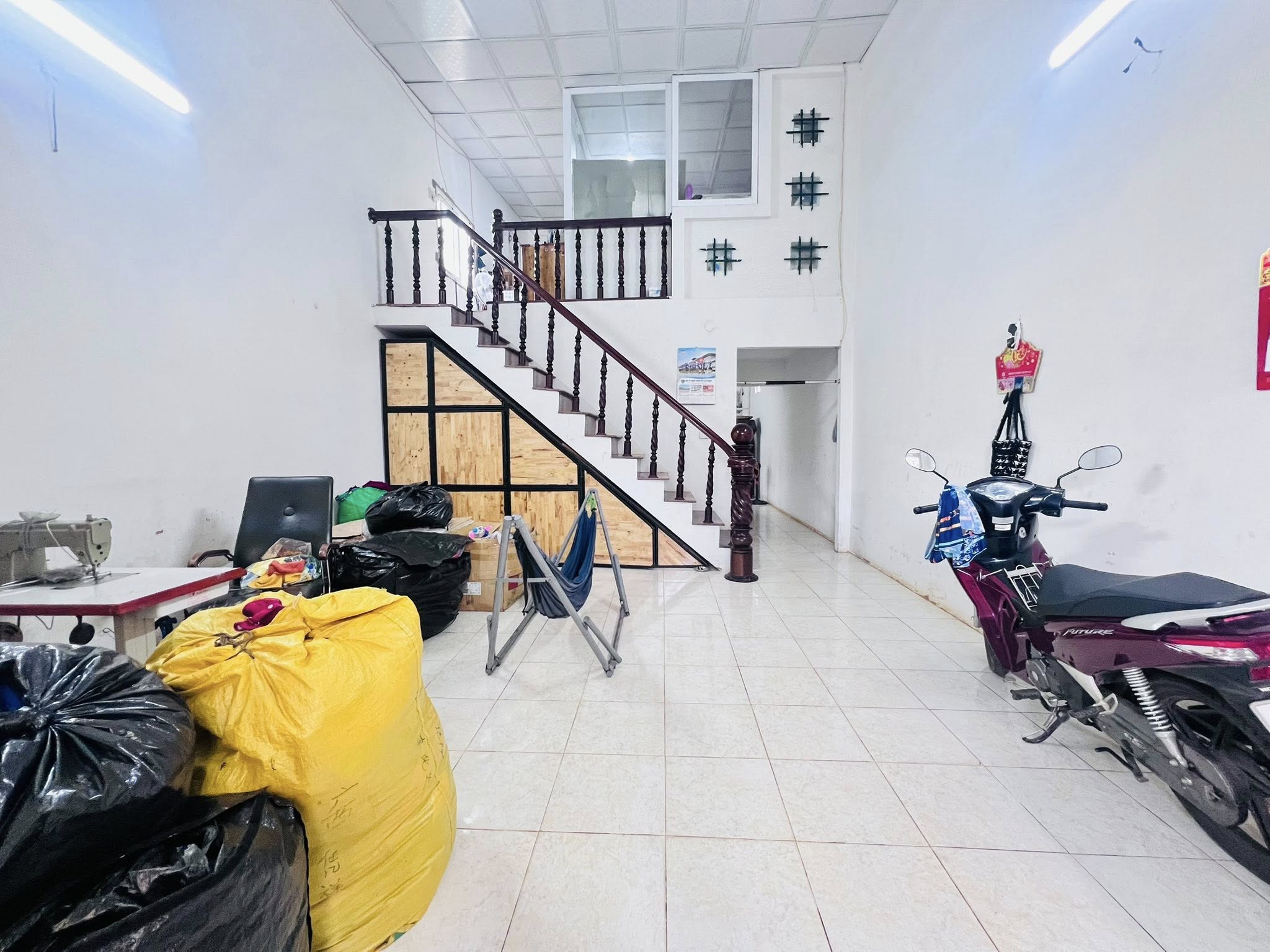 Bán nhà Pleiku giá rẻ 3 phòng ngủ, hẻm thông, chỉ 1,4 tỷ