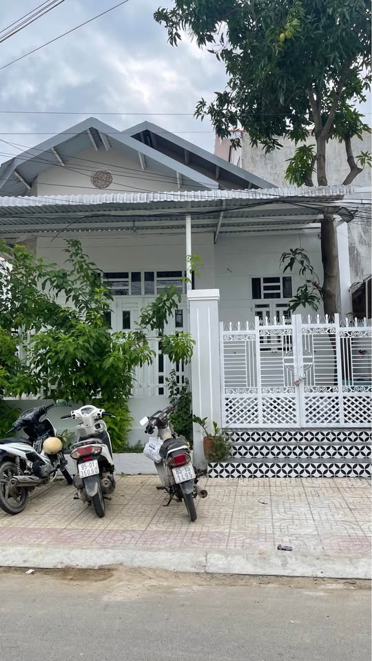 Bán nhà cấp 4 mặt tiền đường Huỳnh Tấn Phát, phường Đài Sơn, căn góc 98m2