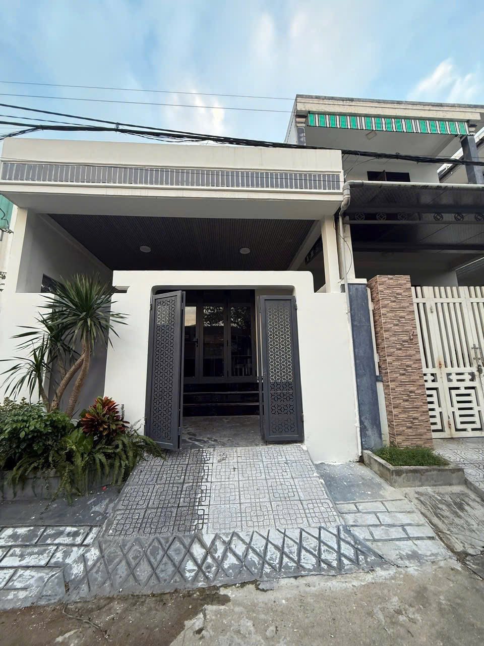 Nhà phố An Cựu mặt tiền 7m, sổ hồng, 2 phòng ngủ, giá tốt