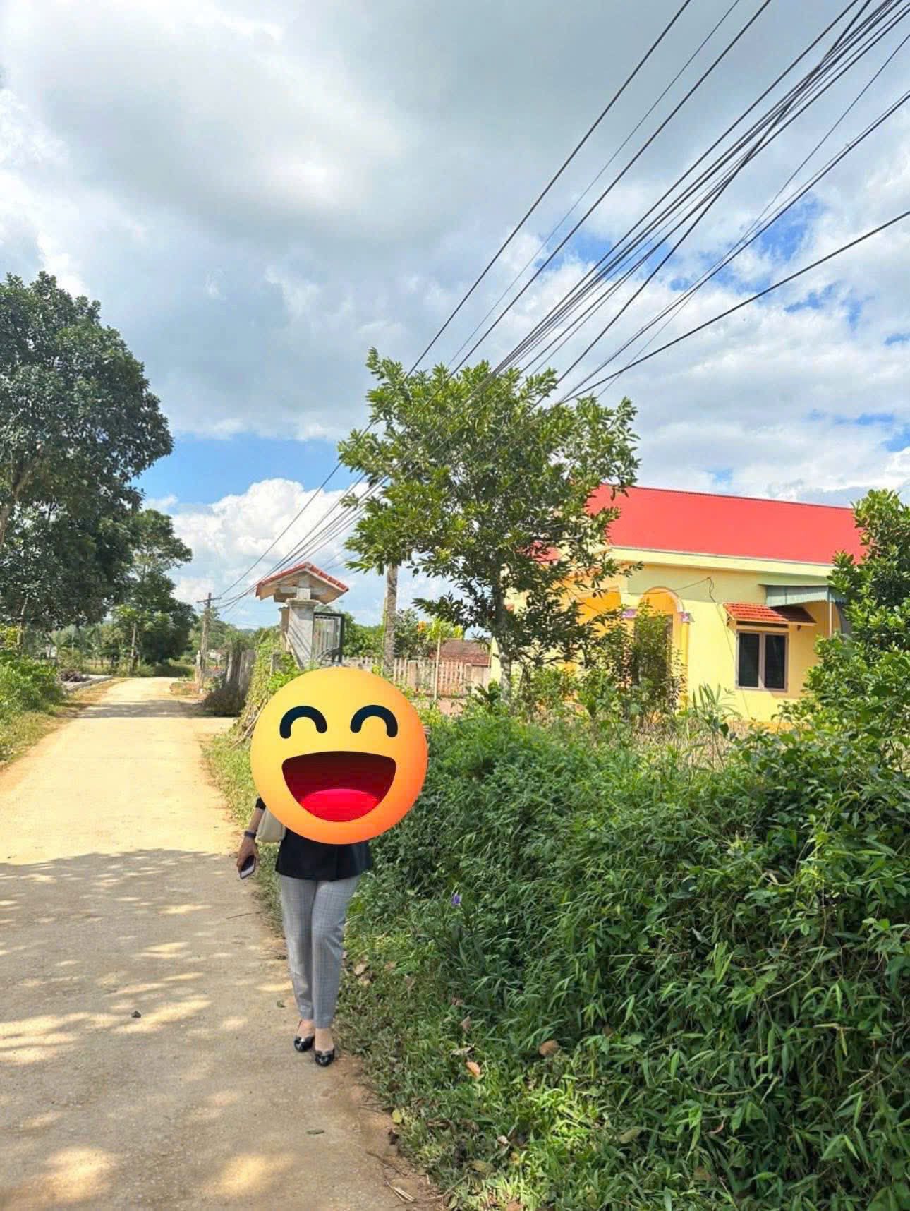 Đất nền Minh Lộc, Thạch Thành, Thanh Hóa, 350m2, đường rộng, sổ đỏ chính chủ