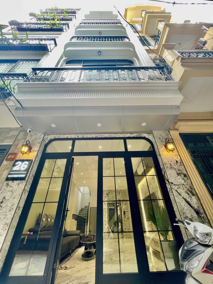 Mỹ Đình lung linh đón Tết, nhà đẹp 40m2, nội thất xịn, đường rộng, giá siêu yêu