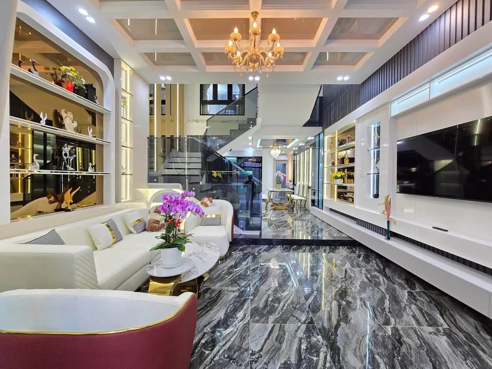 Siêu phẩm tân cổ điển, nhà đẹp ngay trung tâm Đà Nẵng, cách biển 200m