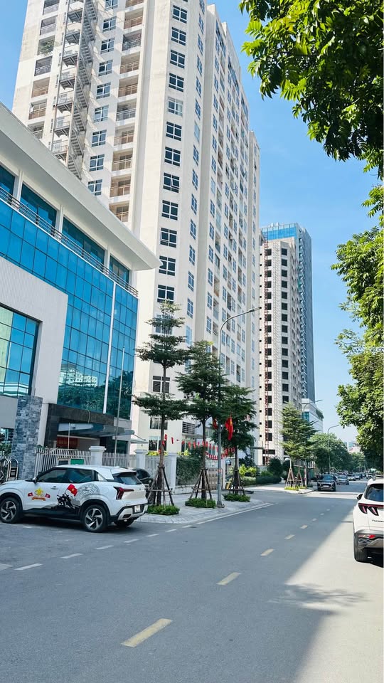 Kiệt tác kiến trúc Tây Hồ tòa nhà 10 tầng, vỉa hè rộng, ô tô tránh, gần Hồ Tây thơ mộng