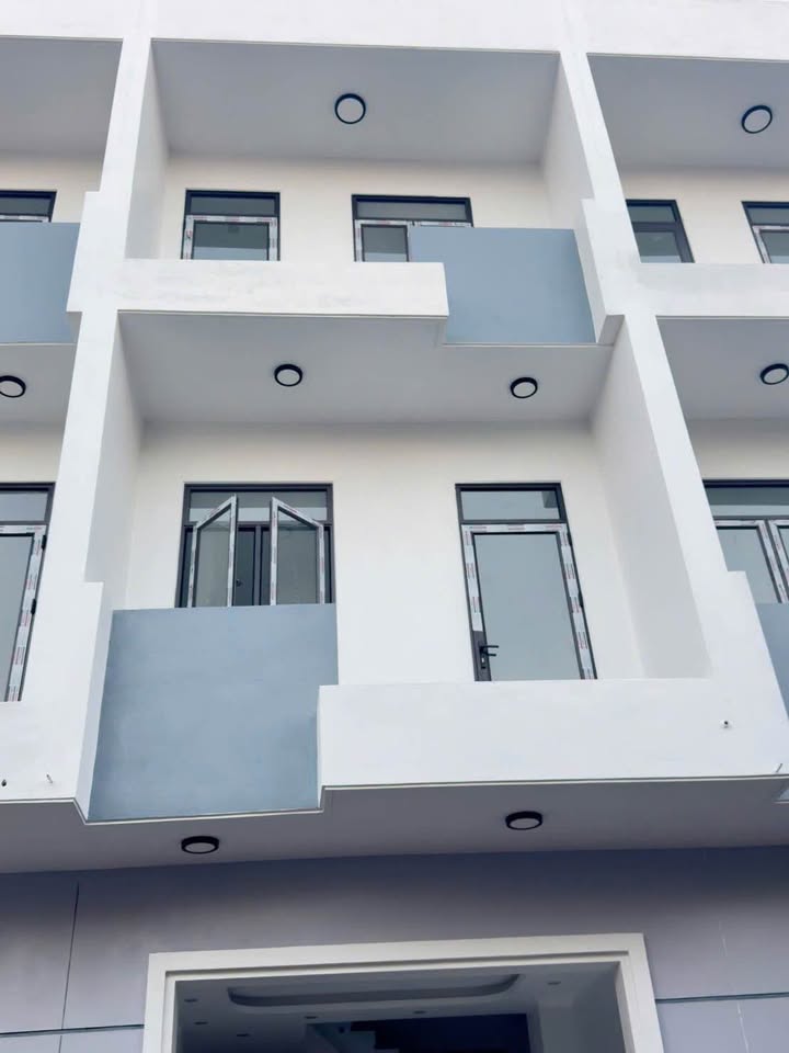 Nhà 3 tầng đẹp nhất phường Hạc Thành, chỉ nhỉnh 2 tỷ, cơ hội vàng cho nhà đầu tư