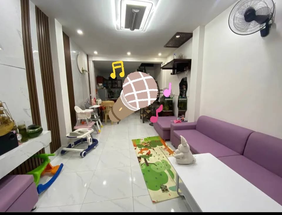 Nhà 2 tầng xinh xắn, full nội thất xịn sò, giá yêu thương