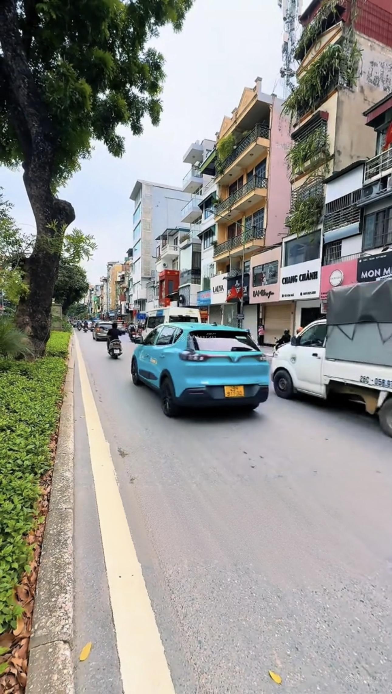 SIÊU HIẾM - Chỉ nhỉnh 23 tỷ có nhà mặt phố VIP Kim Mã - Không quy hoạch - Không lỗi