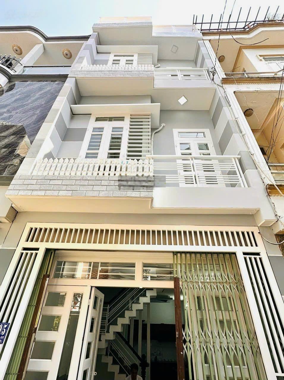 Kẹt tiền bán gấp nhà Vũ Tùng. Phường 2. Bình Thạnh. Diện tích: 4 x 14m. Giá 4 tỷ 790.