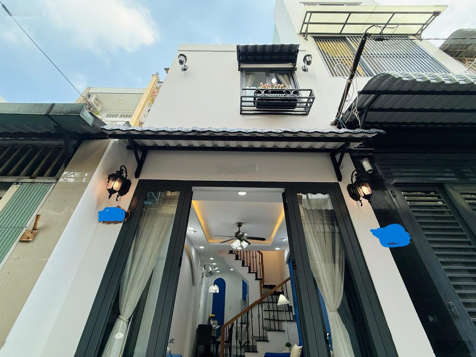 Nhà mặt tiền sát Nguyễn Văn Nghi xách vali vào ở ngay chỉ nhỉnh 3 tỷ