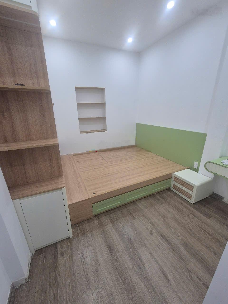 Đẹp mới tinh cho thuê phố Nguyễn Khiết (Hoàn Kiếm)