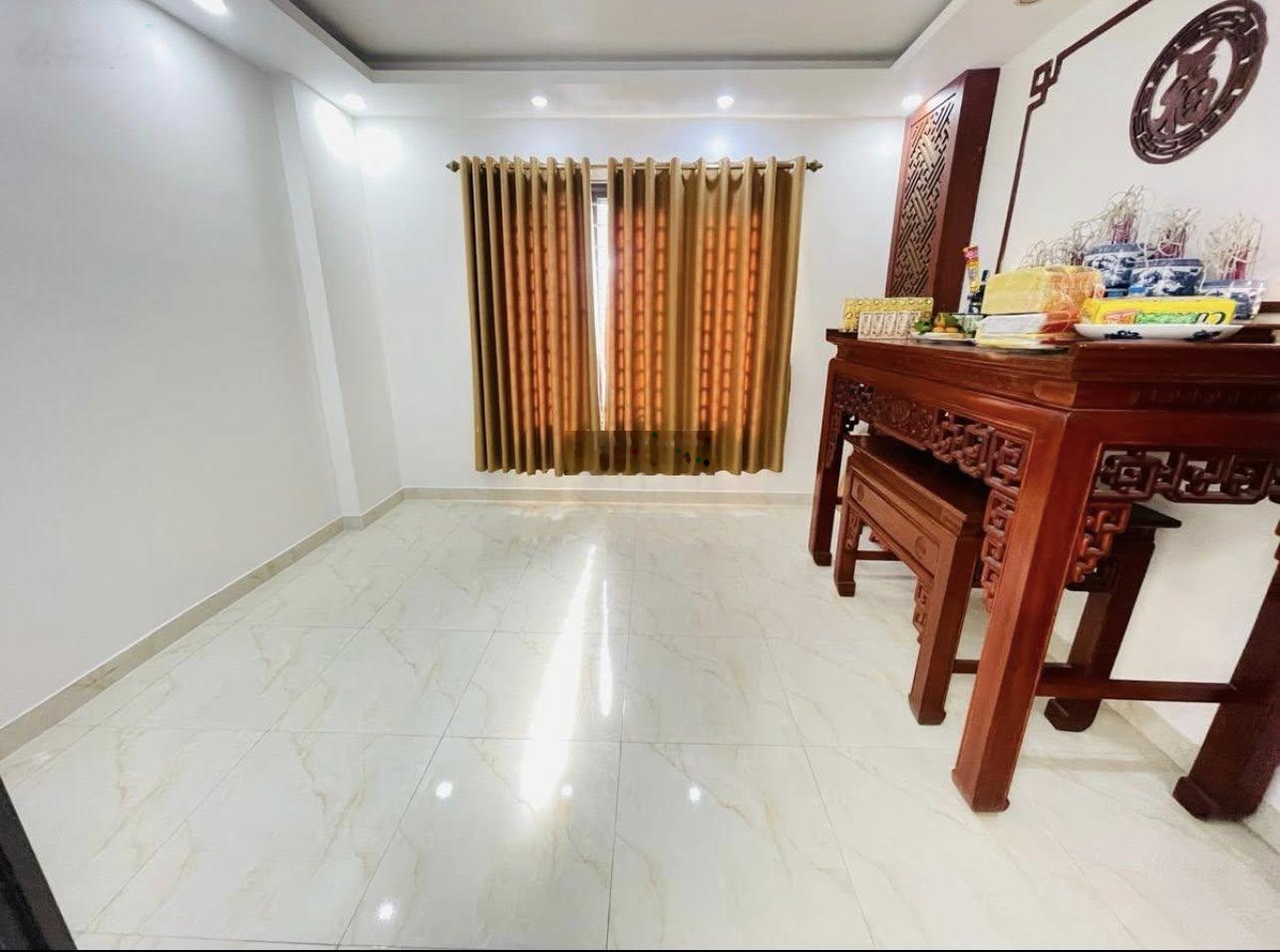 Bán nhà ngõ 279 đội cấn - gần sát ô tô - 40 mét giá 10,2 tỷ - nhà của kỹ sư xây dựng đẹp thoáng.