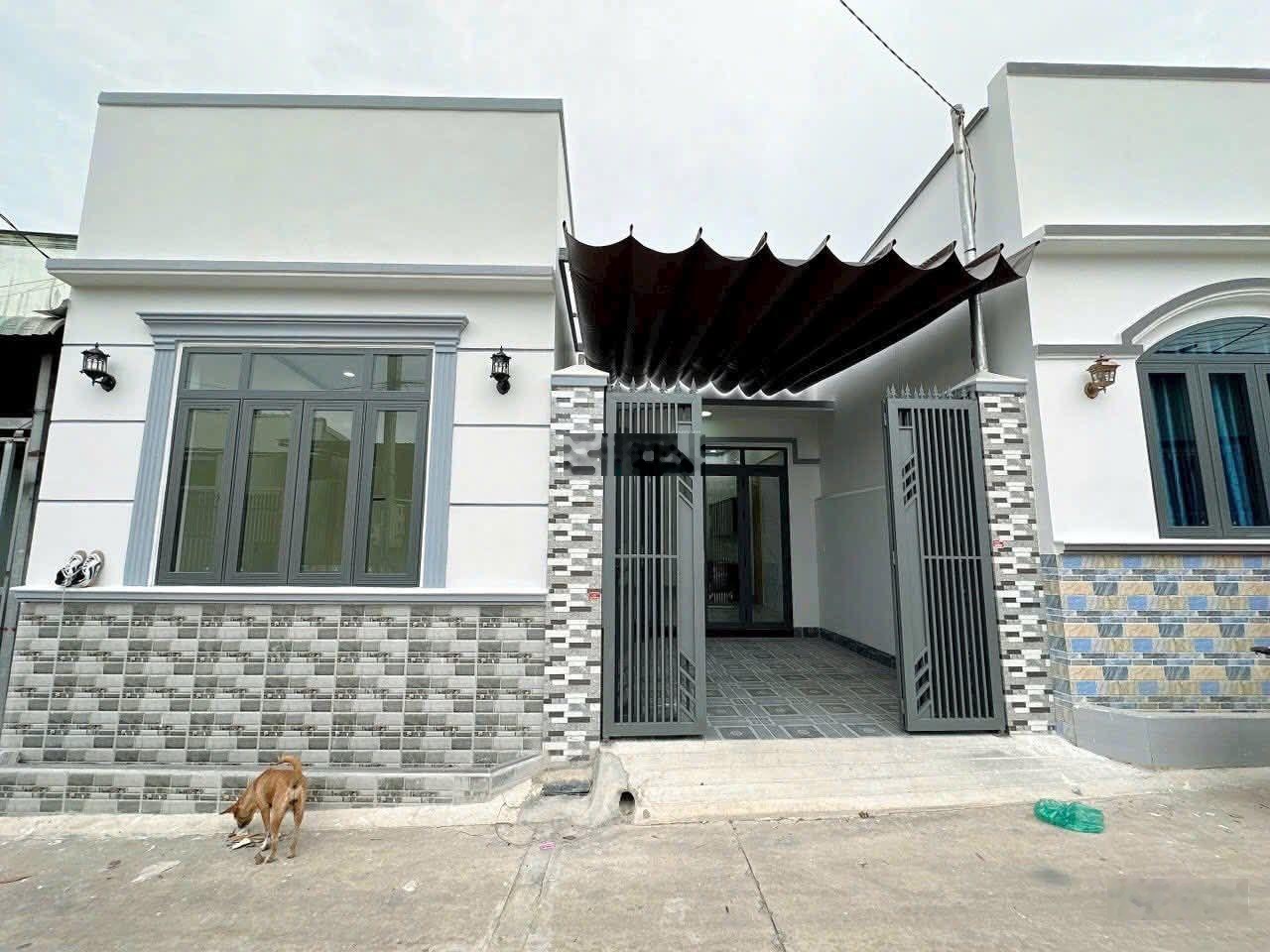 Bán nhà cấp 4 sổ hồng riêng, diện tích 108m2 mặt tiền 6m đường Huỳnh Bá Chánh giá 750triệu